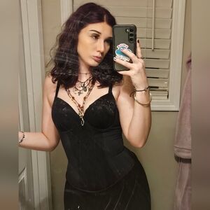 Meet your Posher, Natalie